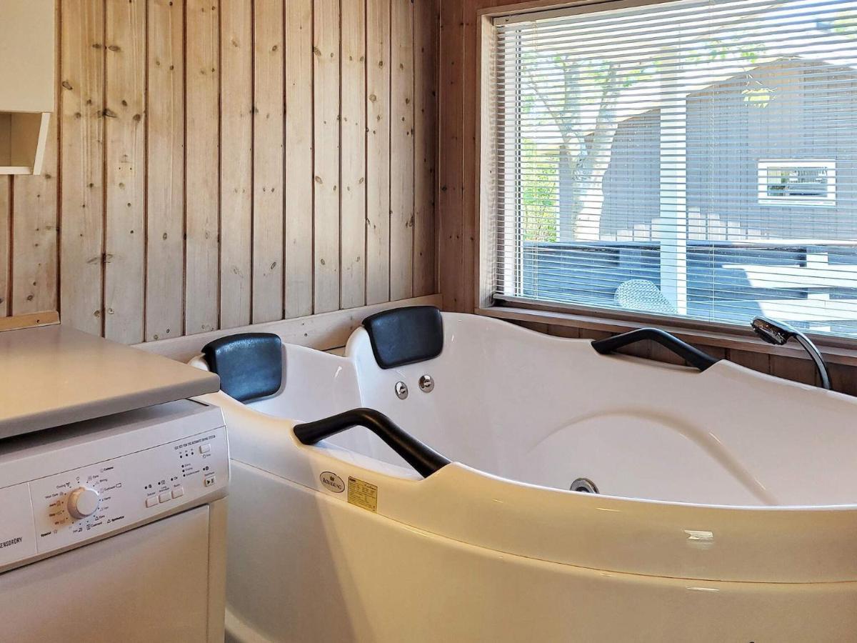 8 Person Holiday Home In Nex Snogebæk Exterior photo